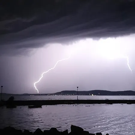 Lelle Exclusive * Balatonlelle